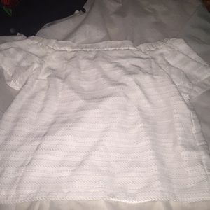 Off the shoulder shirt 🤳🏽